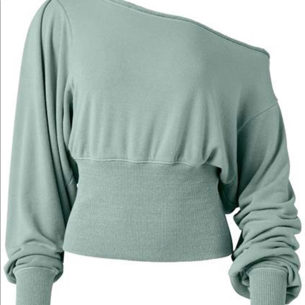New without tags off shoulder sweater from venus size small. - Picture 3 of 4